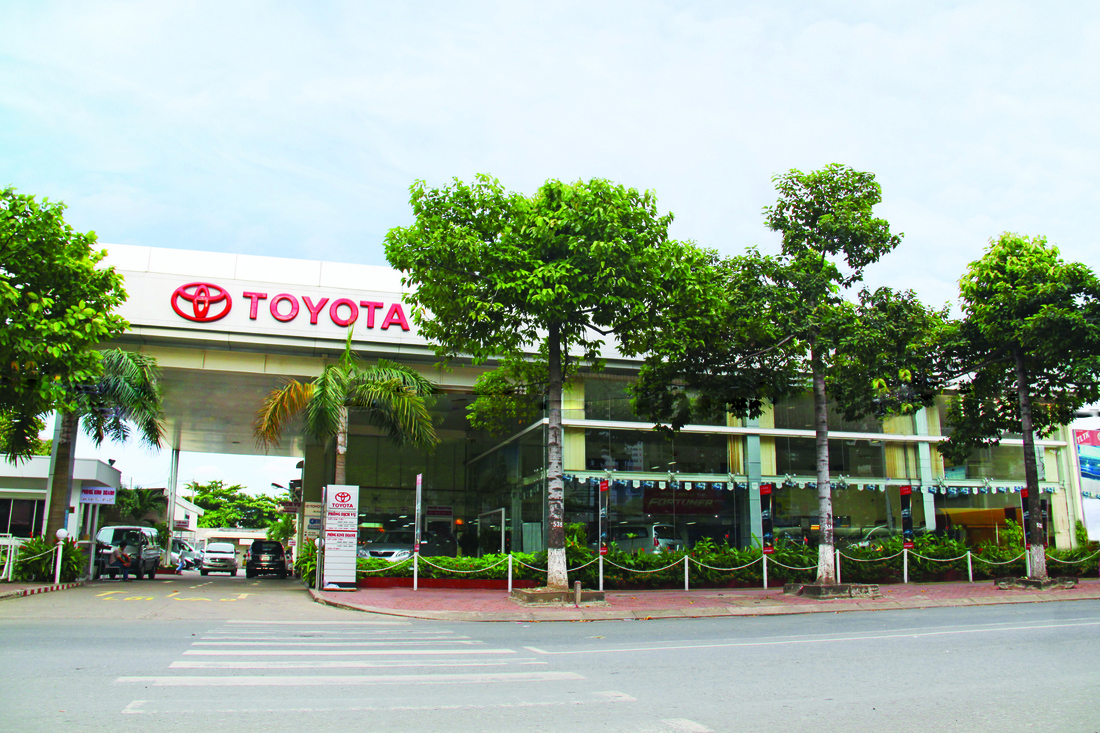 Đại lý chính hãng Toyota có bảng giá phụ kiện xe Camry 2015 uy tín tại tphcm